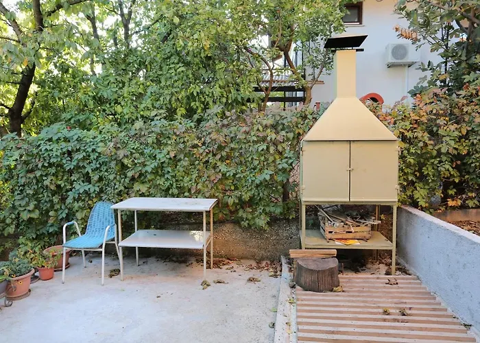 With A Parking Space Okrug Gornji, Ciovo - 10343 * Τρογκίρ