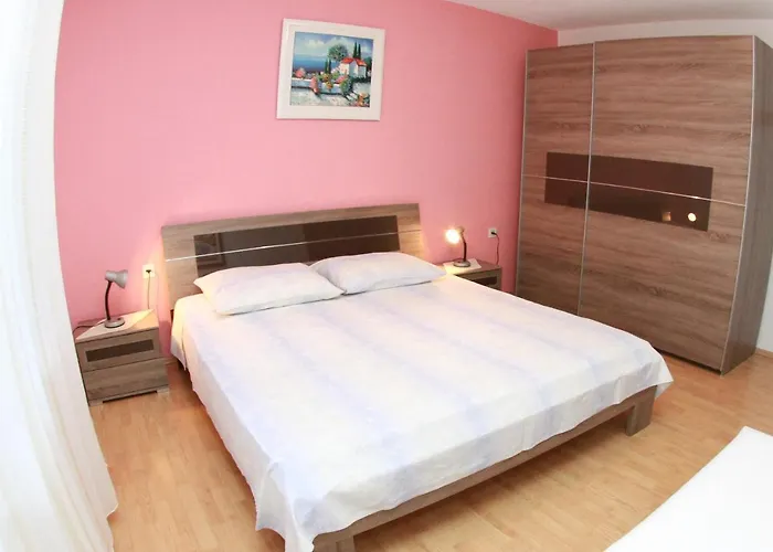 With A Parking Space Okrug Gornji, Ciovo - 10343 Τρογκίρ