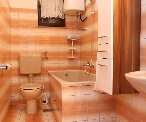 With A Parking Space Okrug Gornji, Ciovo - 10343 *