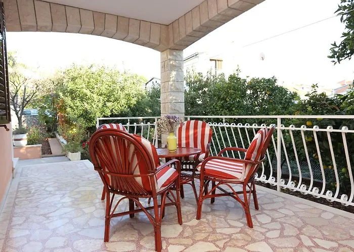 Διαμέρισμα With A Parking Space Okrug Gornji, Ciovo - 10343 *