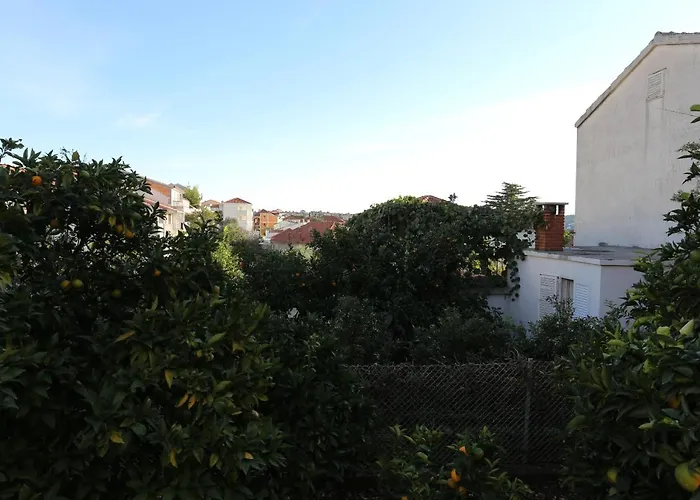 With A Parking Space Okrug Gornji, Ciovo - 10343 * Τρογκίρ