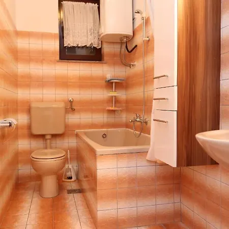 With A Parking Space Okrug Gornji, Ciovo - 10343 *